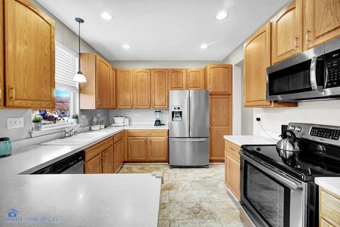 2316 Barrett Dr, Algonquin, IL 60102 photo 5