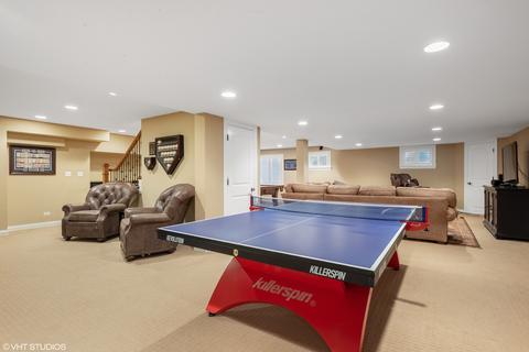 17 Hawkins Cir, Wheaton, IL 60189 photo 29
