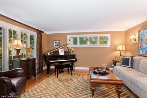 17 Hawkins Cir, Wheaton, IL 60189 photo 4