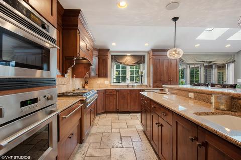 17 Hawkins Cir, Wheaton, IL 60189 photo 7