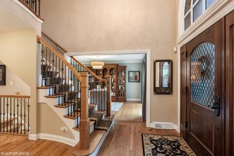17 Hawkins Cir, Wheaton, IL 60189 photo 3