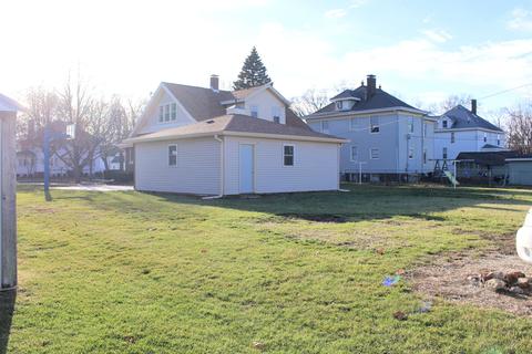423 E Pells St, Paxton, IL 60957 photo 23