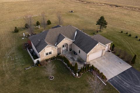 1114 Johnson Rd, Lee, IL 60530 photo 2