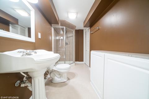 1675 Valley Forge Ct #E, Wheaton, IL 60189 photo 11