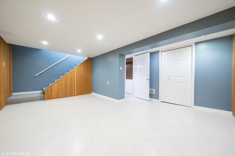 1675 Valley Forge Ct #E, Wheaton, IL 60189 photo 10