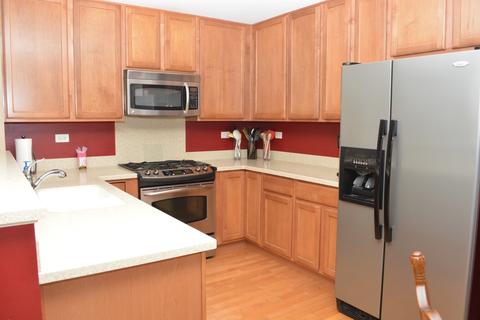 1022 Reserve Dr, Elgin, IL 60124 photo 7