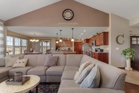 306 Marsh Hawk Dr, Le Roy, IL 61752 photo 7
