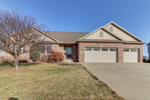 306 Marsh Hawk Dr, Le Roy, IL 61752 photo 1