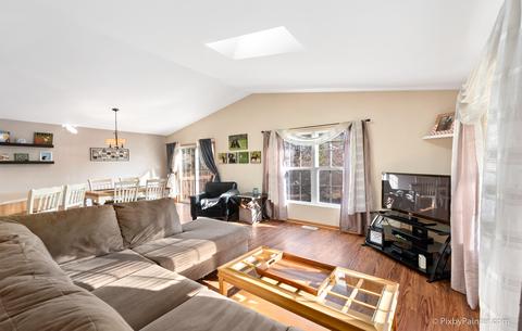 1379 Cary Rd, Algonquin, IL 60102 photo 3