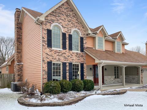1607 Cavalier Ct, Wheaton, IL 60189 photo 2