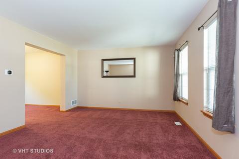 310 S Constitution Dr, Aurora, IL 60506 photo 2
