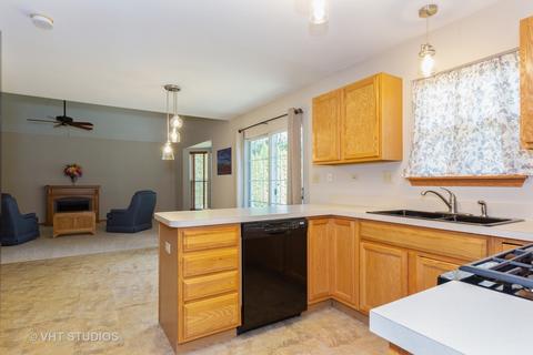 310 S Constitution Dr, Aurora, IL 60506 photo 5