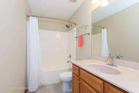 310 S Constitution Dr, Aurora, IL 60506 photo 15