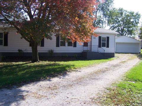 15 Davis Ct, Mansfield, IL 61854 photo 1