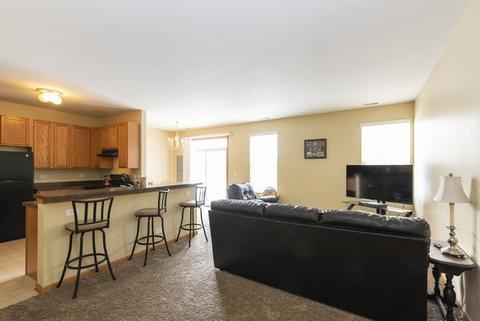 1454 Millbrook Dr, Algonquin, IL 60102 photo 2