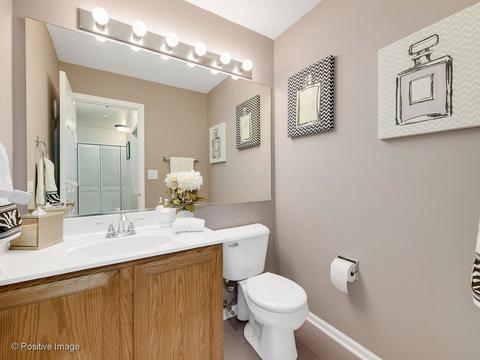 6565 Snug Harbor Dr, Willowbrook, IL 60527 photo 12