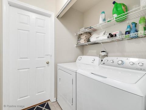 6565 Snug Harbor Dr, Willowbrook, IL 60527 photo 13