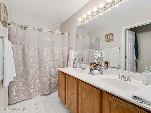 6565 Snug Harbor Dr, Willowbrook, IL 60527 photo 18