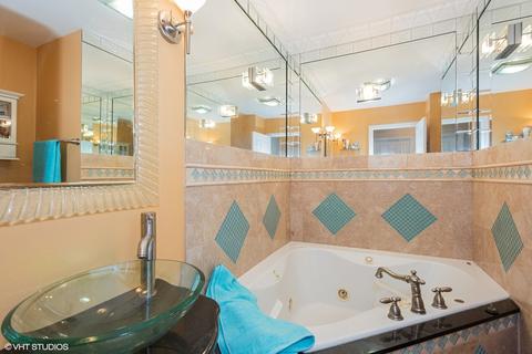 1286 Downing Ct, Wheaton, IL 60189 photo 11