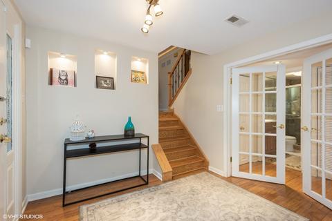 1286 Downing Ct, Wheaton, IL 60189 photo 2