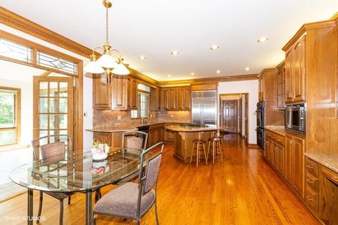 114 Circle Ridge Dr, Burr Ridge, IL 60527 photo 4