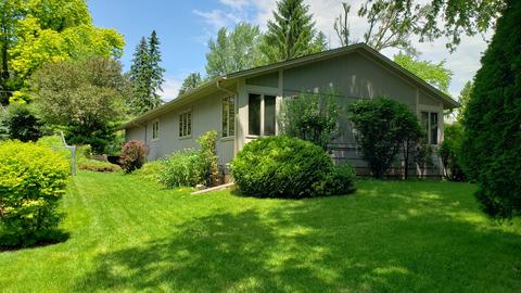 22 Hickory Ln, Algonquin, IL 60102 photo 2