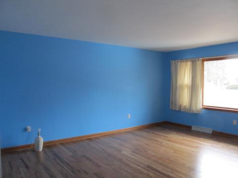 605 E Diggins St, Harvard, IL 60033 photo 4