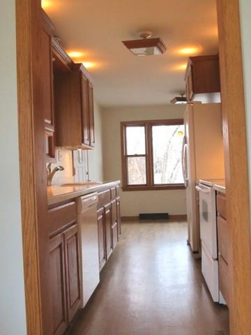 605 E Diggins St, Harvard, IL 60033 photo 8