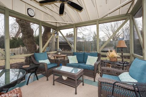 812 E Liberty Dr, Wheaton, IL 60187 photo 25