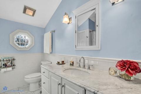 812 E Liberty Dr, Wheaton, IL 60187 photo 18