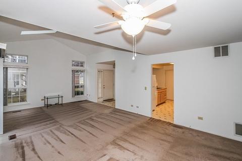 437 Cromwell Cir #4, Bartlett, IL 60103 photo 4