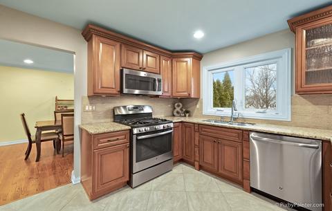 292 Surrey Rd, Bartlett, IL 60103 photo 10