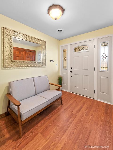 292 Surrey Rd, Bartlett, IL 60103 photo 3