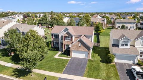 2762 Lundquist Dr, Aurora, IL 60503 photo 2