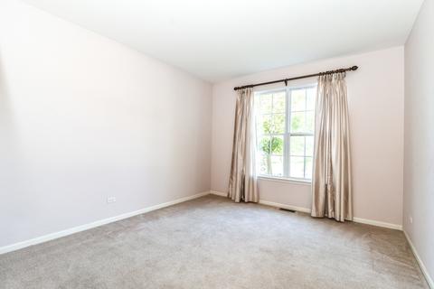 2000 Spring Creek Ln, Mchenry, IL 60050 photo 2
