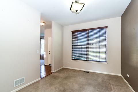 2000 Spring Creek Ln, Mchenry, IL 60050 photo 4