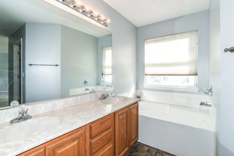 2000 Spring Creek Ln, Mchenry, IL 60050 photo 19