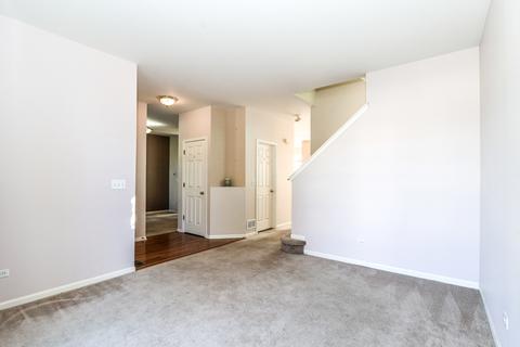 2000 Spring Creek Ln, Mchenry, IL 60050 photo 3