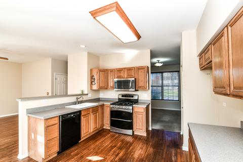 2000 Spring Creek Ln, Mchenry, IL 60050 photo 8
