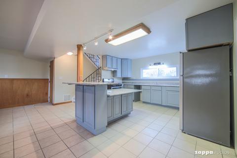 91 Circle Dr, Montgomery, IL 60538 photo 4