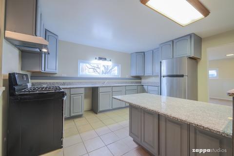 91 Circle Dr, Montgomery, IL 60538 photo 3