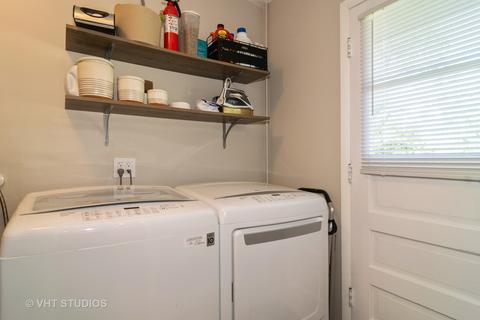 2010 Paddock Ln, Wheaton, IL 60187 photo 10