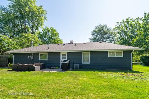 2010 Paddock Ln, Wheaton, IL 60187 photo 11