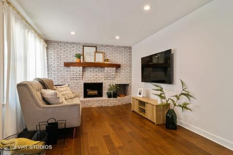 2010 Paddock Ln, Wheaton, IL 60187 photo 3