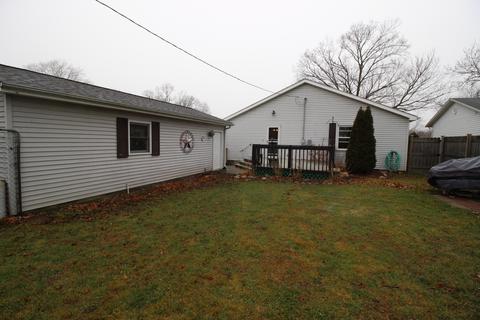 103 N Price St, Downs, IL 61736 photo 23