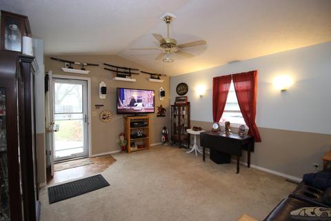 103 N Price St, Downs, IL 61736 photo 11
