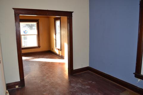 388 S Wall St, Kankakee, IL 60901 photo 2