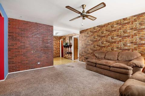 550 Kingman Ln, Hoffman Estates, IL 60169 photo 4