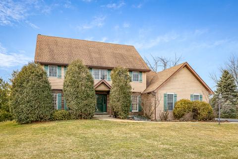 4 N610 Wescot Ln, West Chicago, IL 60185