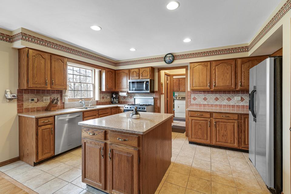  4 N610 Wescot Ln, West Chicago, IL 60185 photo 9